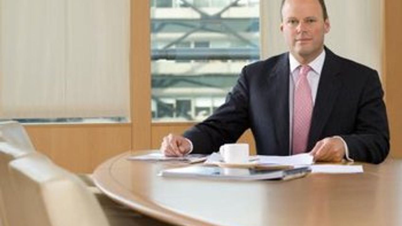 RSA confirms £775mln rights issue as Hester unveils revamp plan | LSE:RSA