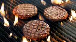 76589FlameGrill_Burgers_LR