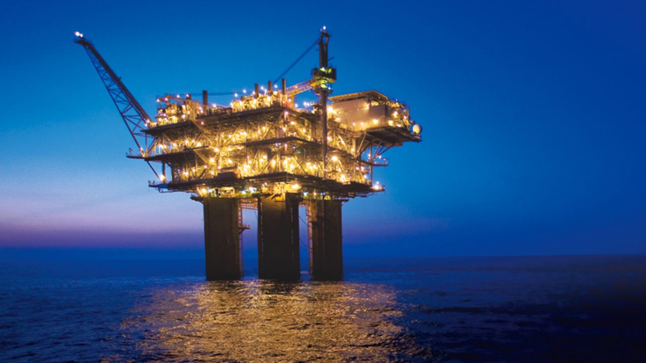 BHP-Petroleum---oil-platform