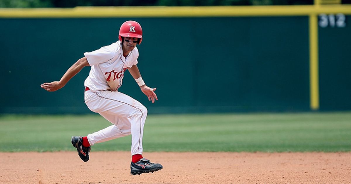 Under Armour signs 10-year deal with MLB; company's first-ever pro uniform  partnership - BNN Bloomberg