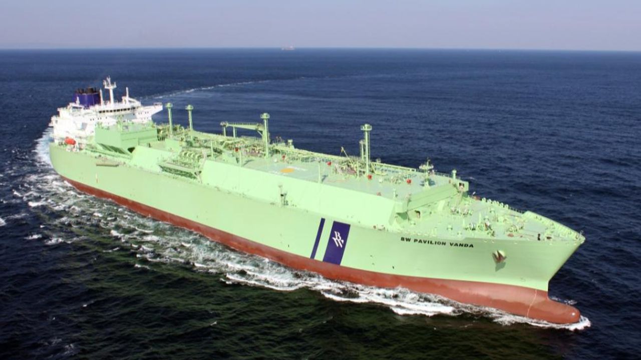 Shell strengthens LNG business with purchase from Singapore's Temasek ...