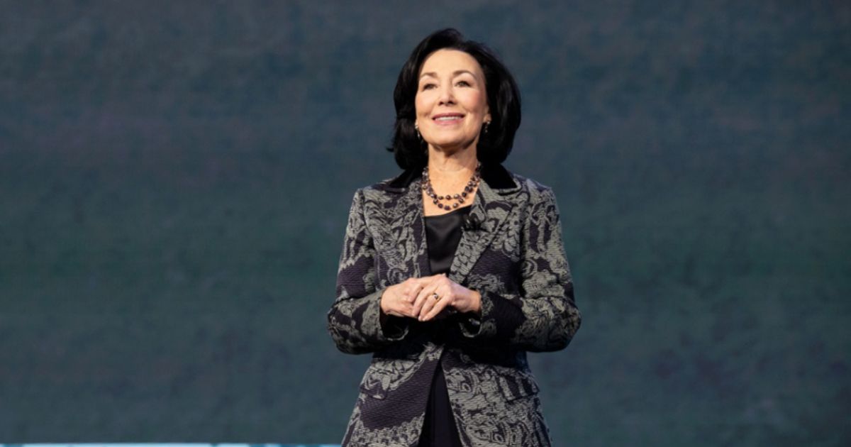 Oracle impresses analysts with 'huge' AI contract wins and ...