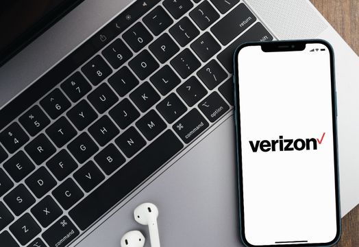 Verizon Communications Inc - Verizon Q3 revenue falls short of expectations despite wireless gains