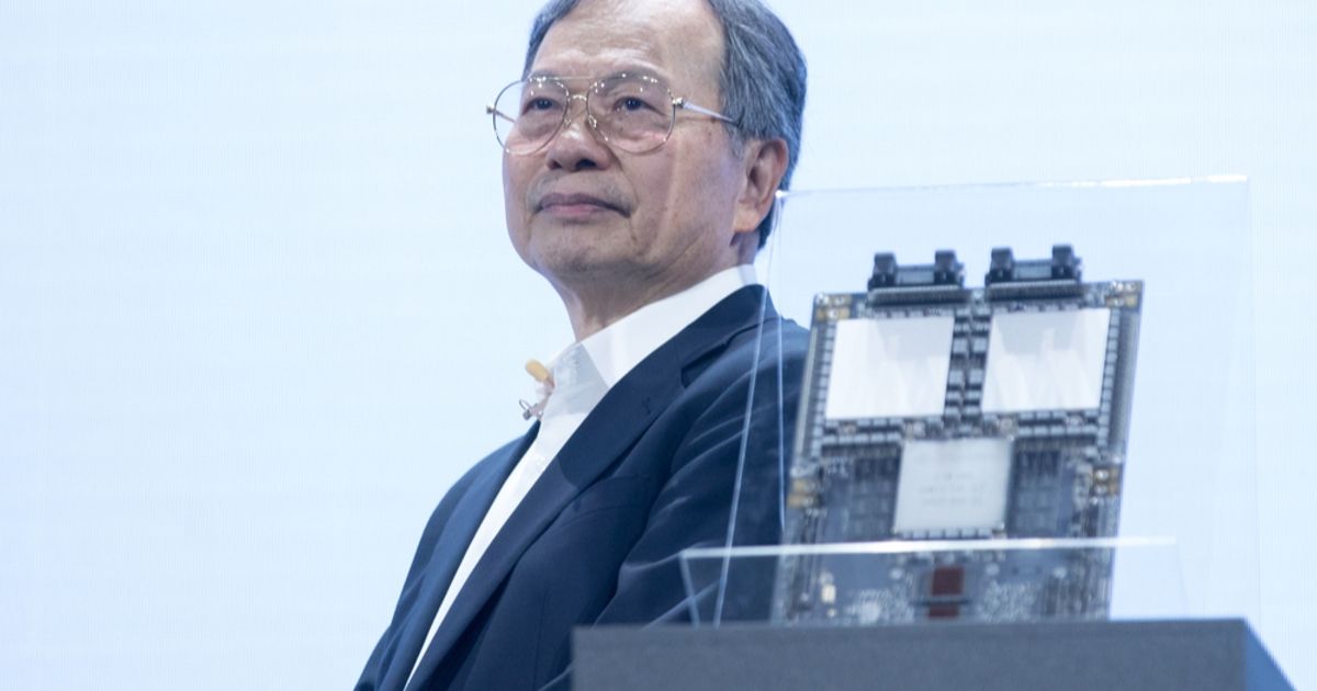 Super Micro Computer shares tumble on lower guidance and below-estimate ...