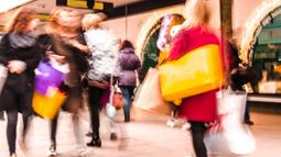 shopping retail Groupe Dynamite