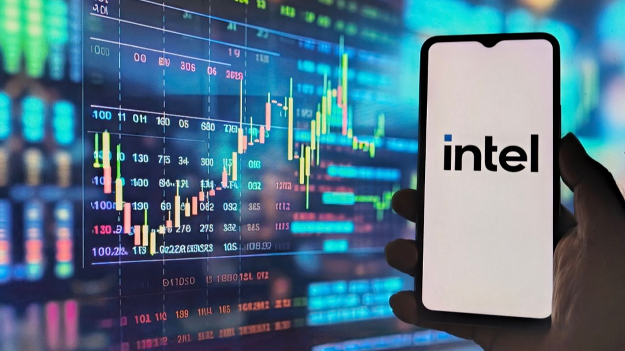 Intel shares fall on report of US government stake talks | NASDAQ:INTC ...