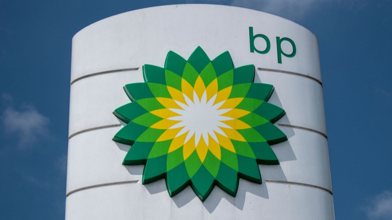 BP flags drop in upstream production, delays Capital Markets day | LSE:BP.