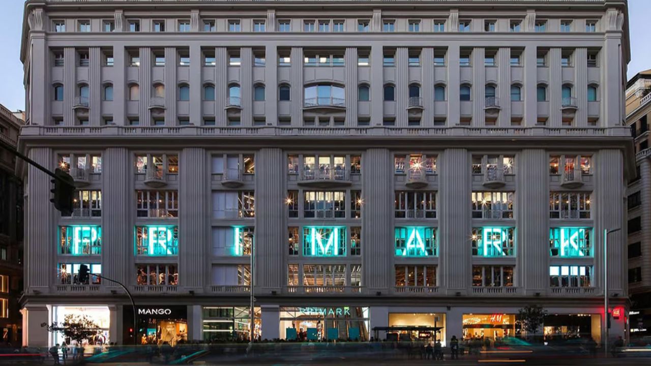 FTSE 100 sets new closing high; Primark lowers outlook, Sainsbury's ...