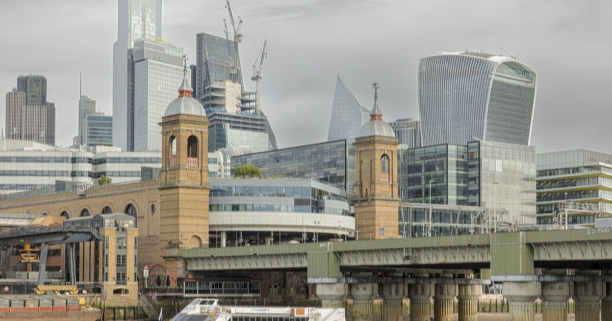 FTSE 100 Live: London stocks in late slide, defence sector drags ...