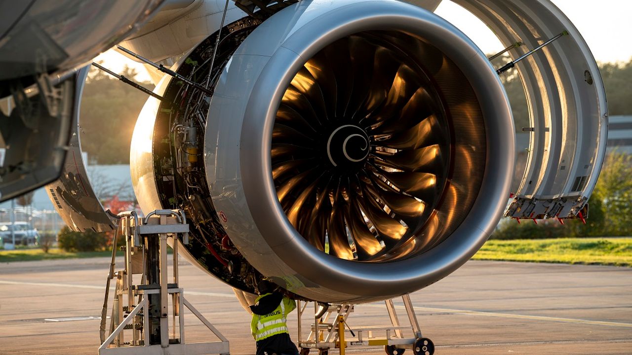 Rolls-Royce holds guidance amid strong civil aerospace and defence ...