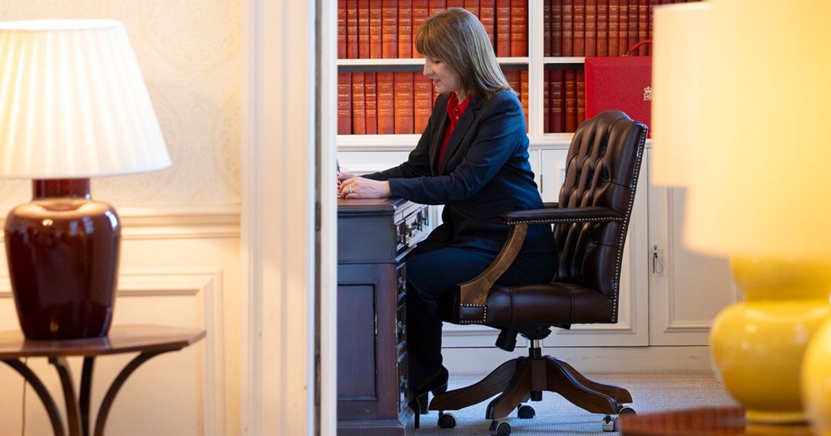 UK growth slows more than expected, as Budget 'chaos' hit services...