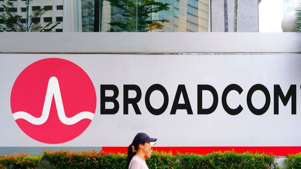 Broadcom price target raised by BofA on rising TPU demand | NASDAQ:AVGO ...