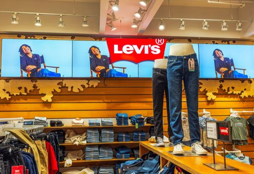 Levi&rsquo;s could beat Q1 estimates, but macro risks keep analysts cautious