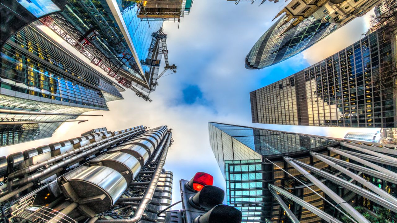 FTSE 100 Live: Stocks sink as oil pushes above $120, GSK and Haleon ...