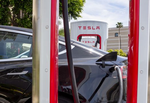 SpaceX - Tesla reports profit beat, revenue miss for Q1