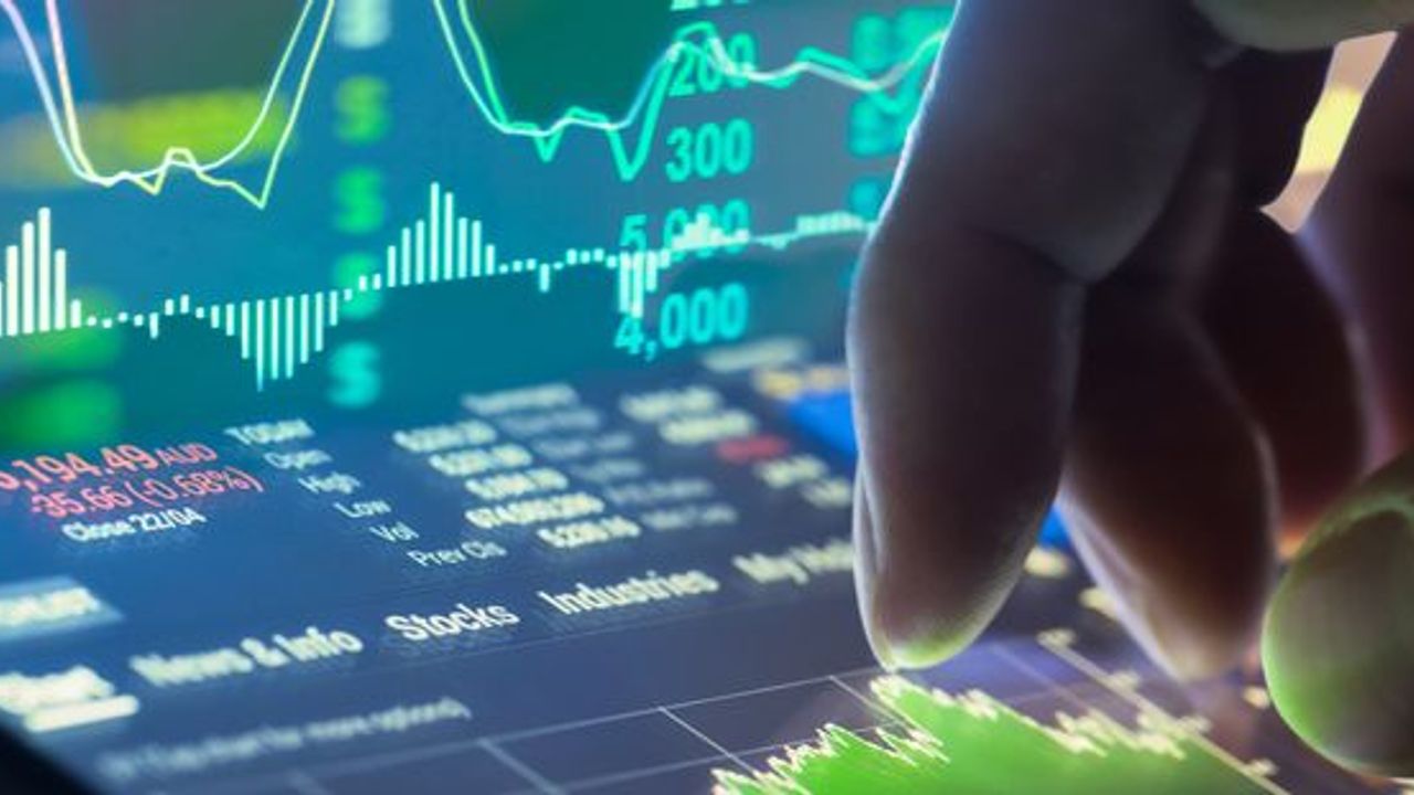 FTSE 100 Live: London stocks end higher, gold rises on easing Fed fears ...