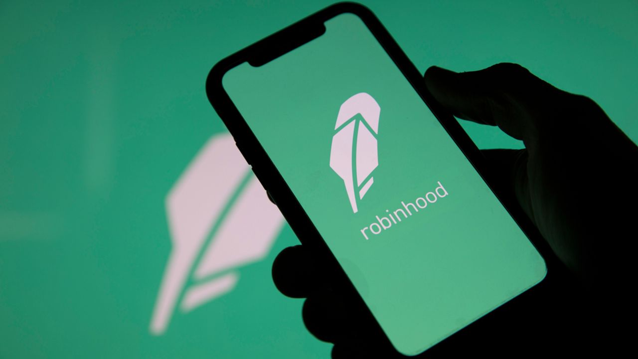 Robinhood brings round-the-clock trading to select stocks | NASDAQ:HOOD