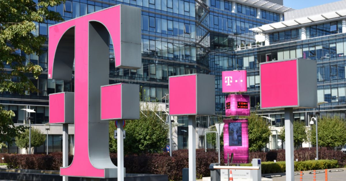 0 News Article Image T-Mobile quarterly earnings top estimates on strong customer growth