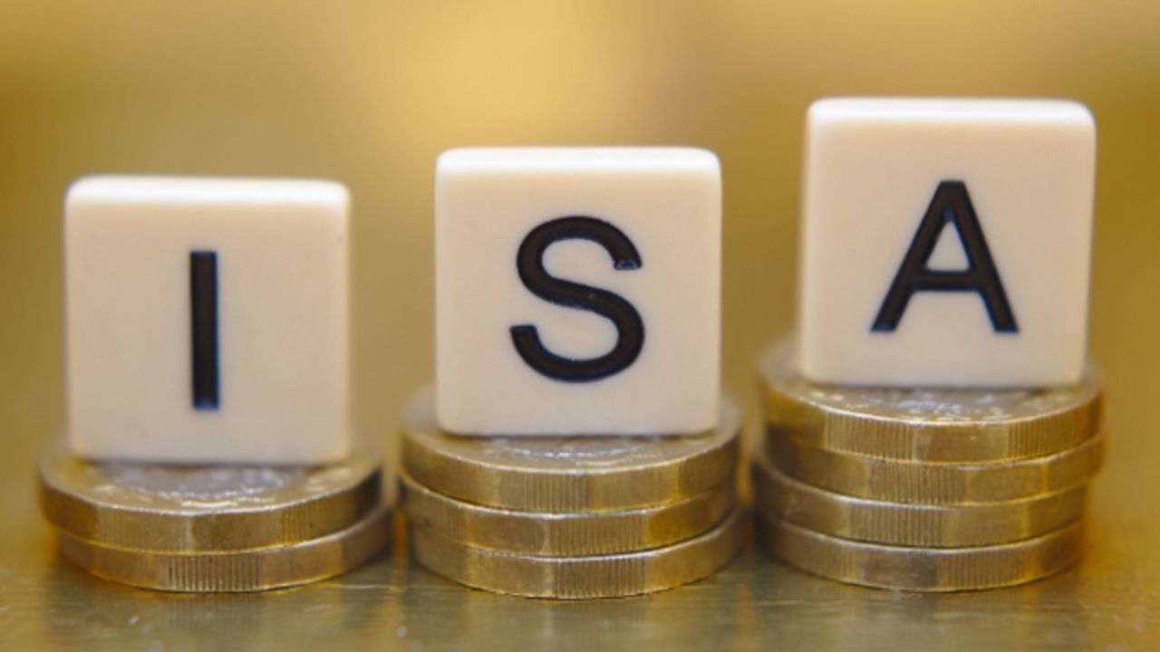 Britons say they need nearly £9,000 in cash before opening Stocks and ...