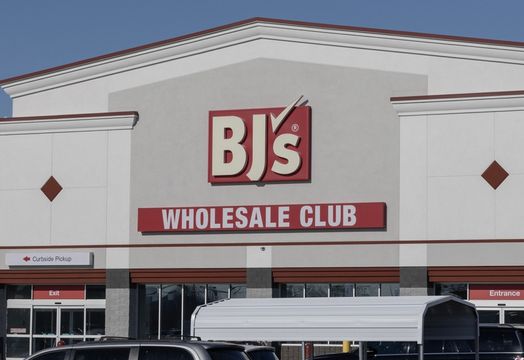 BJ&rsquo;s Wholesale Club shares slip as EPS guidance falls short 