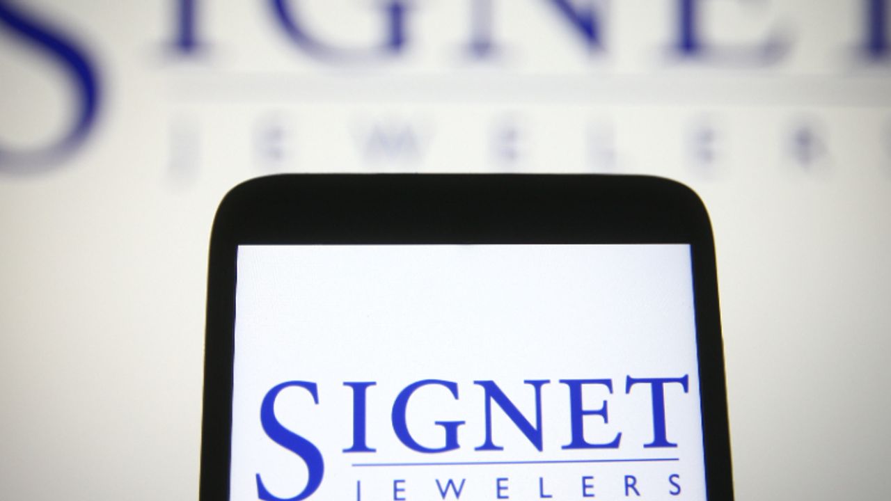 Signet Jewelers tops Q4 earnings expectations, flags margin pressure ...