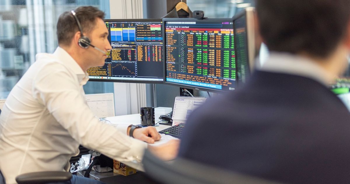 FTSE 100 Live: London stocks outperform as oil prices diverge,...