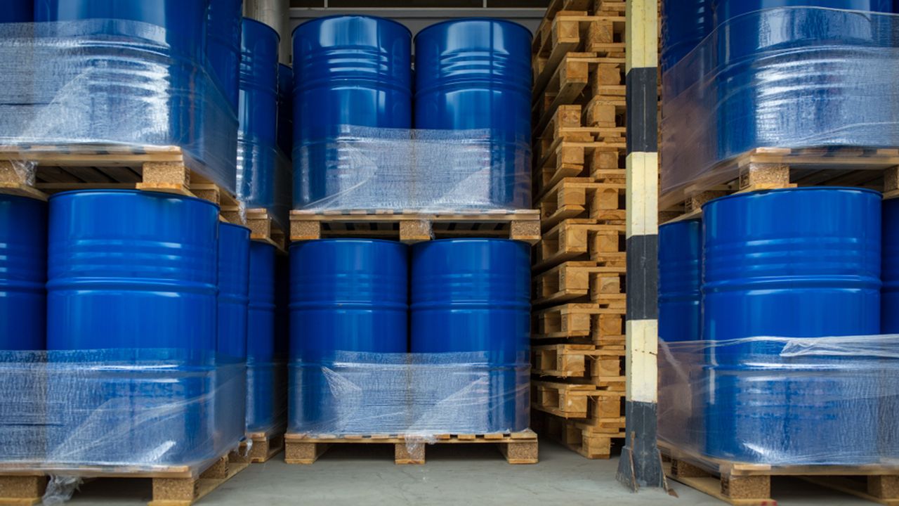 Oil could hit $150 a barrel as Gulf shutdown of 15m barrels per day ...