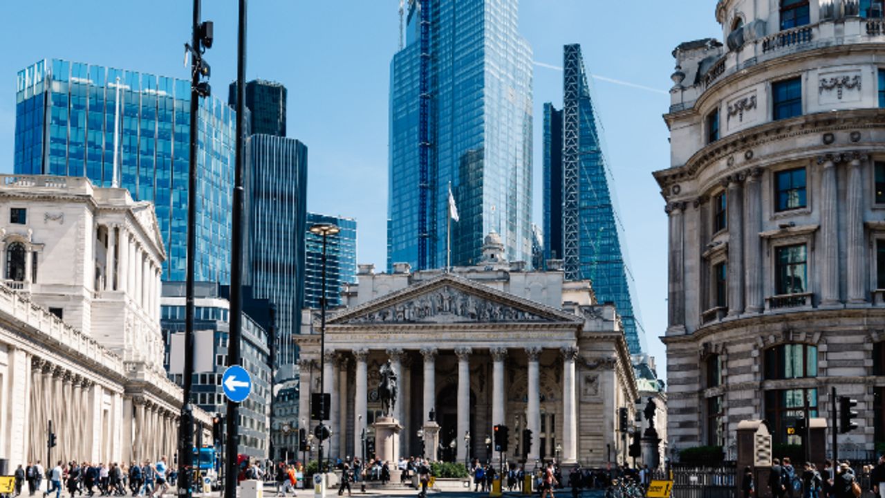 Shore Capital sees higher rates supporting UK banks but prefers smaller ...