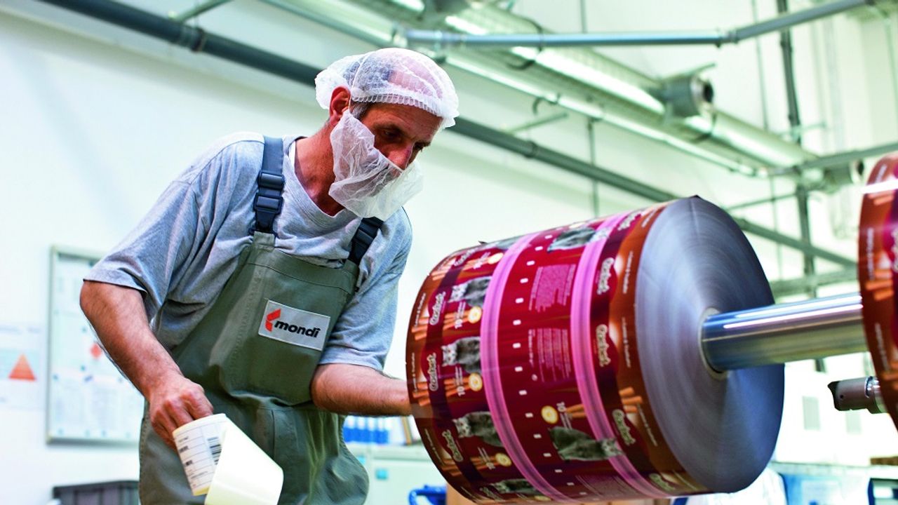Mondi drops 10% as Panmure Liberium flags forecast pressure | LSE:MNDI