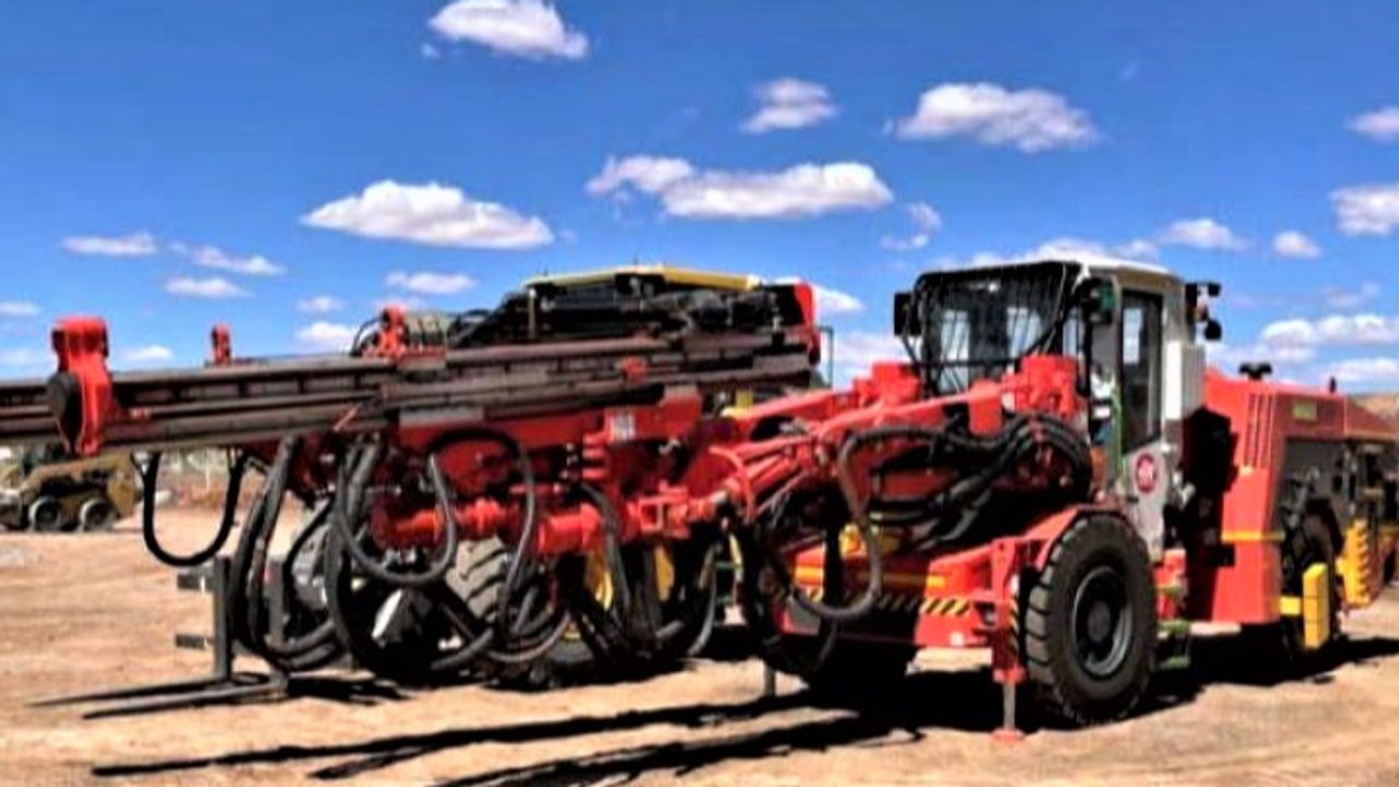 Red 5 awards underground gold mine development contract for Darlot ...