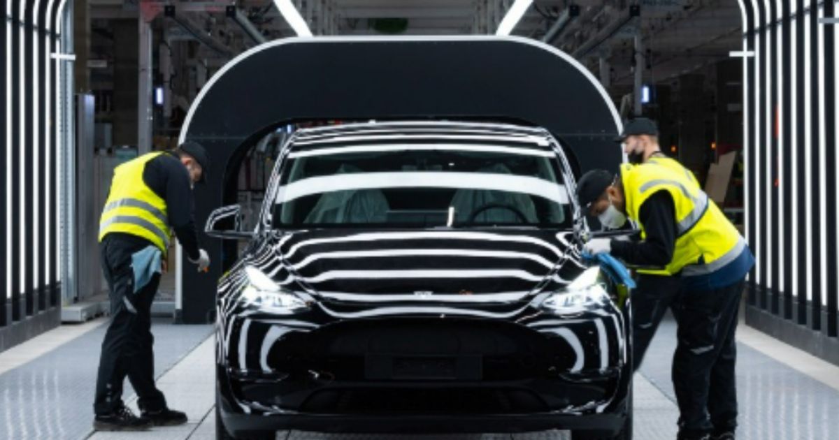 Tesla policy requiring employees to wear plain black tshirts overruled