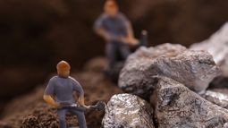 Tiny figures with nickel