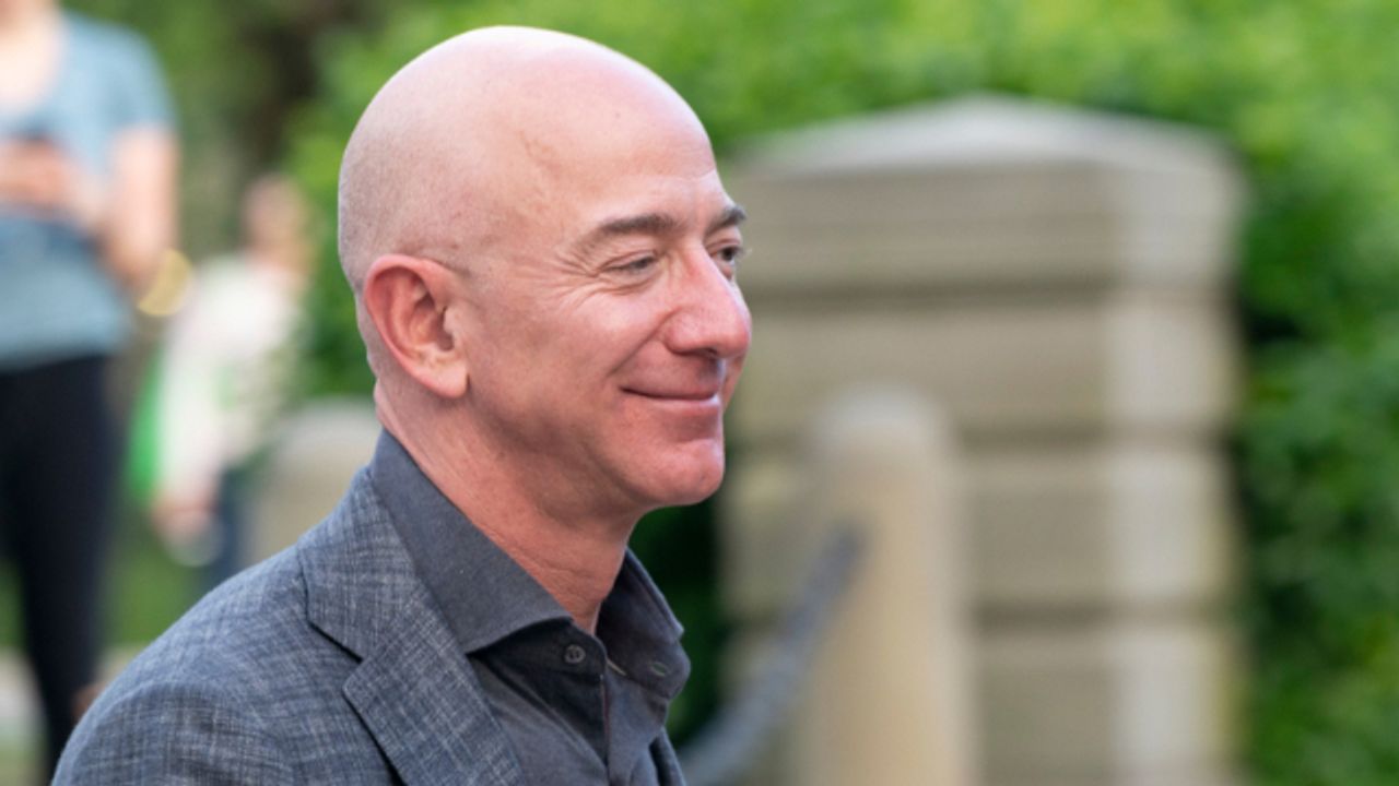 Jeff Bezos promises to give away his fortune despite thousands of job ...