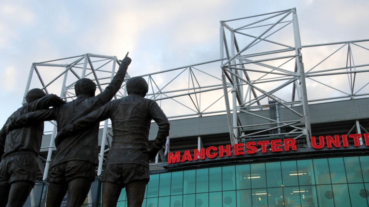 Apple's interest in Manchester United would mark a major escalation in ...