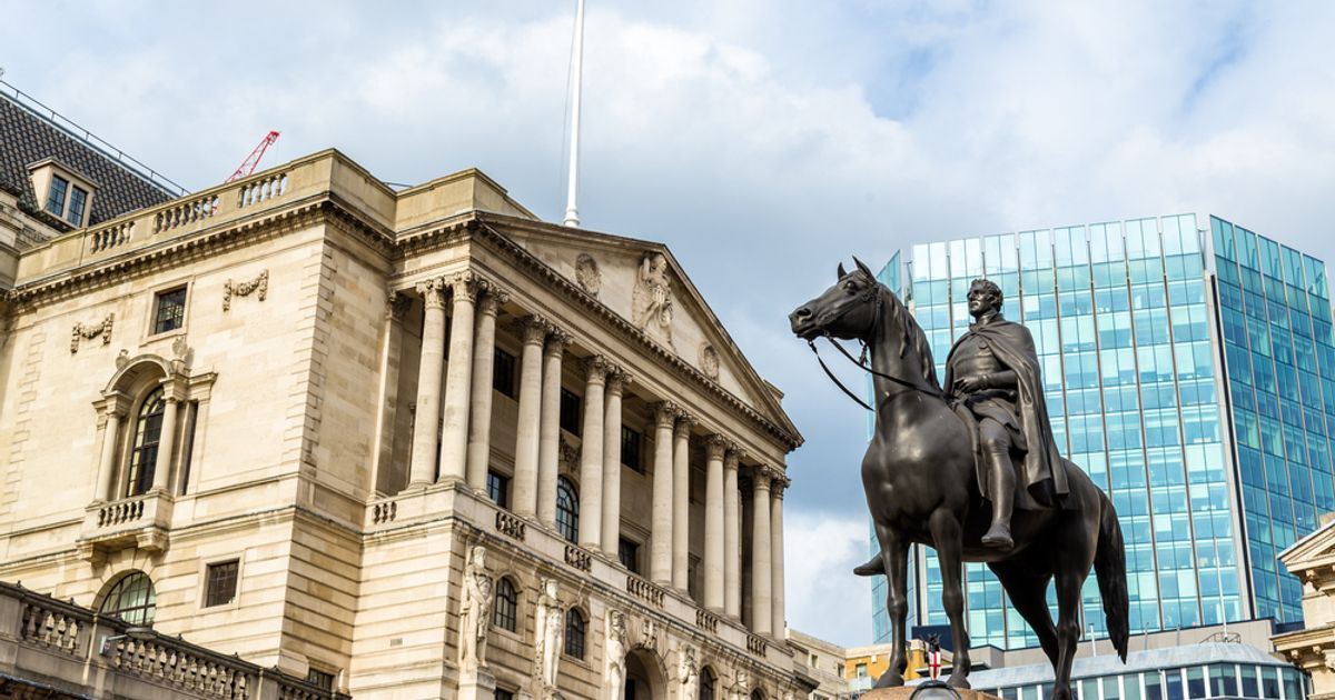 FTSE 100 stays modestly lower as sterling rises after inflation holds above 10% - Vimarsana News