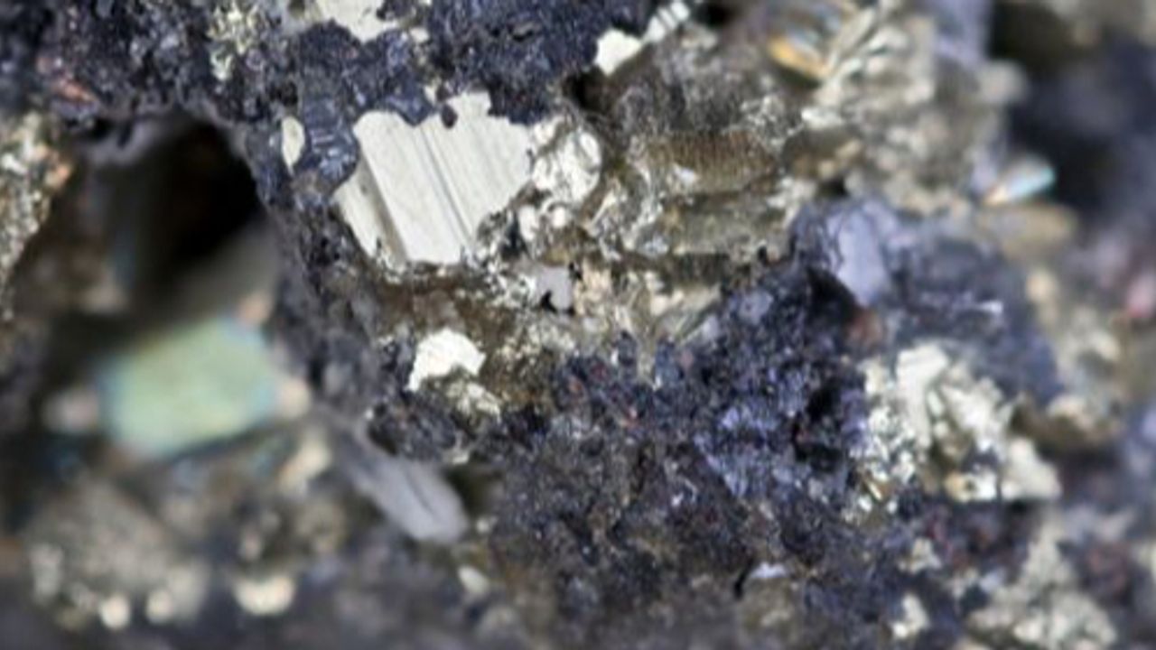 Stellar Resources observes 38.6-metre zone of zinc-lead-copper ...