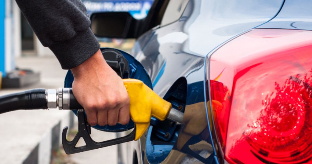US drivers set to enjoy lower gas prices at the pump over extra-long July Fourth weekend - Vimarsana News
