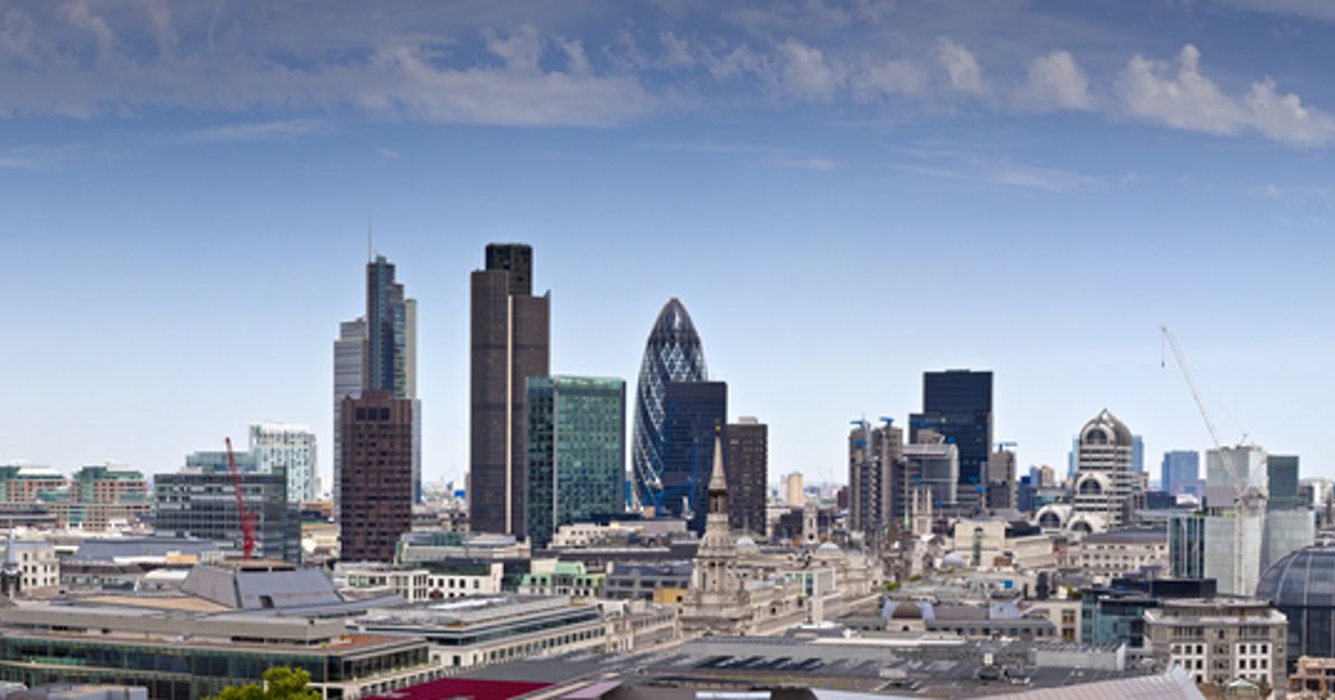 FTSE 100 falls back into red at the close - Vimarsana News