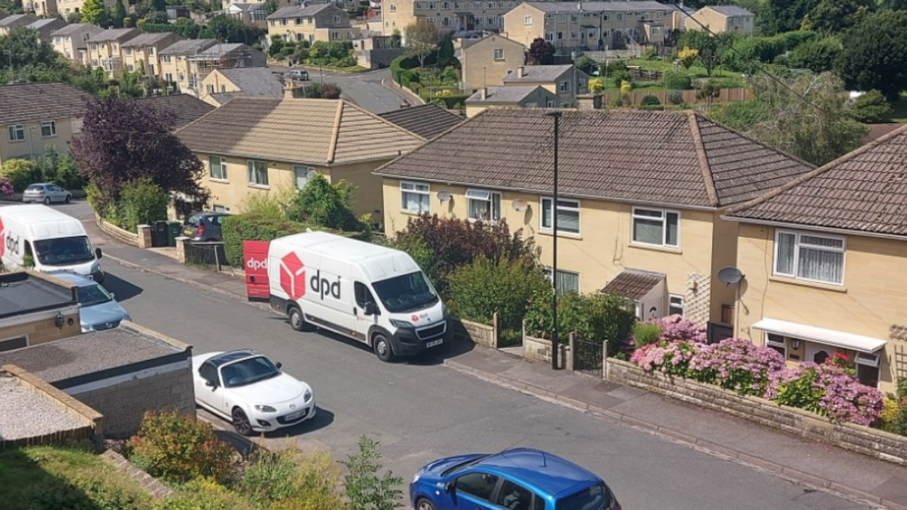 Royal Mail loses out as Post Office goes online with DPD | LSE:IDS