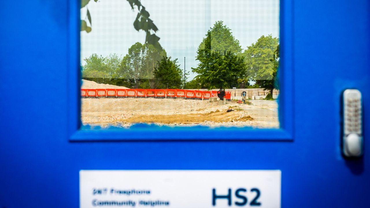 HS2 rail link will go to Euston says chancellor
