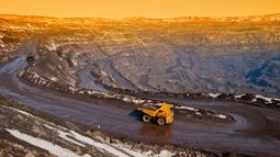 iron ore, mining, truck