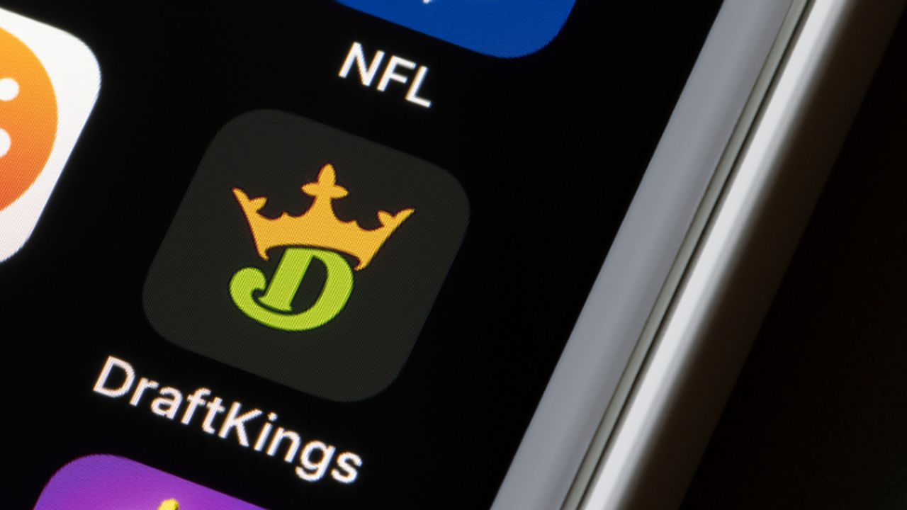 DraftKings route to profitability will be in spotlight as it reports on ...