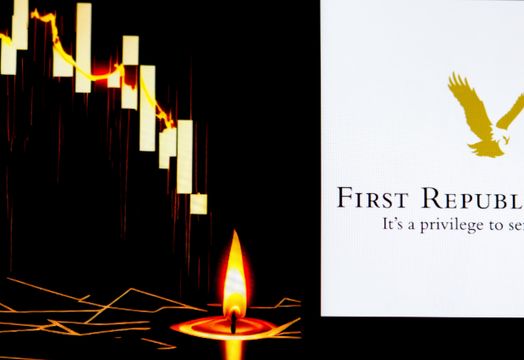 Did First Republic Bank execs play hot potato by quickly dumping stocks?