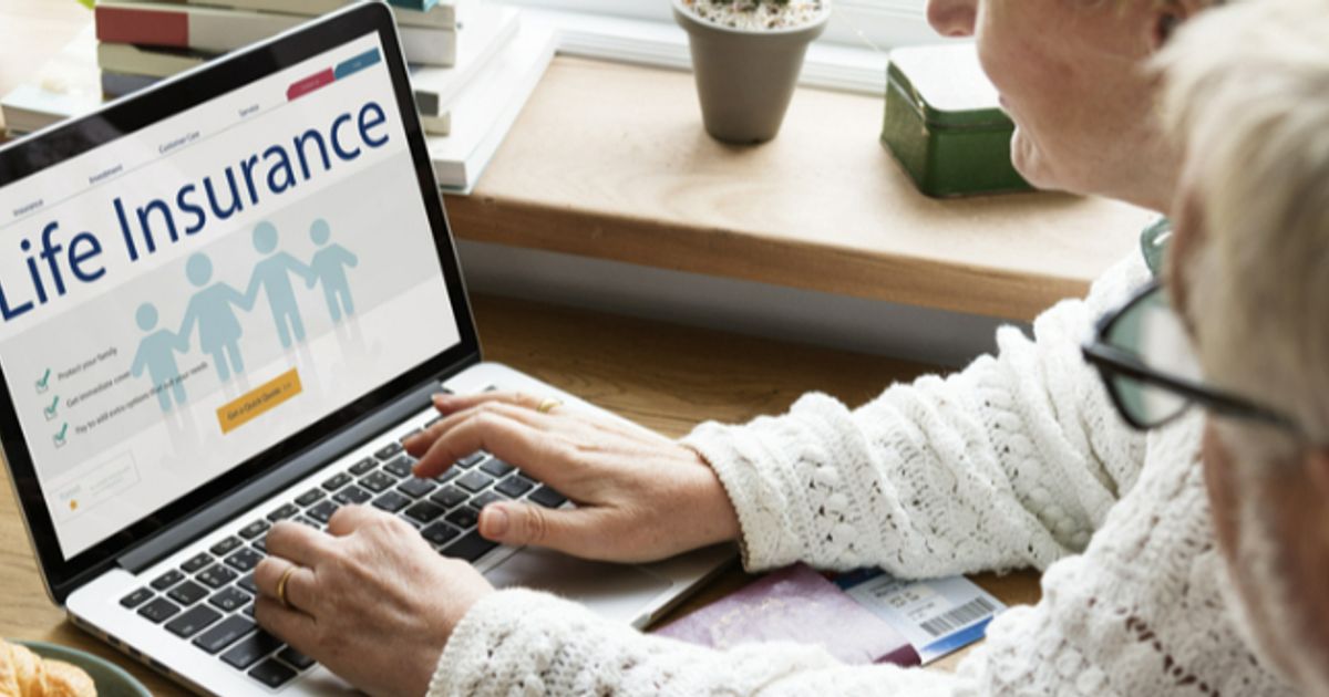 Aviva and other UK insurers 'overly discounted' by banking crisis