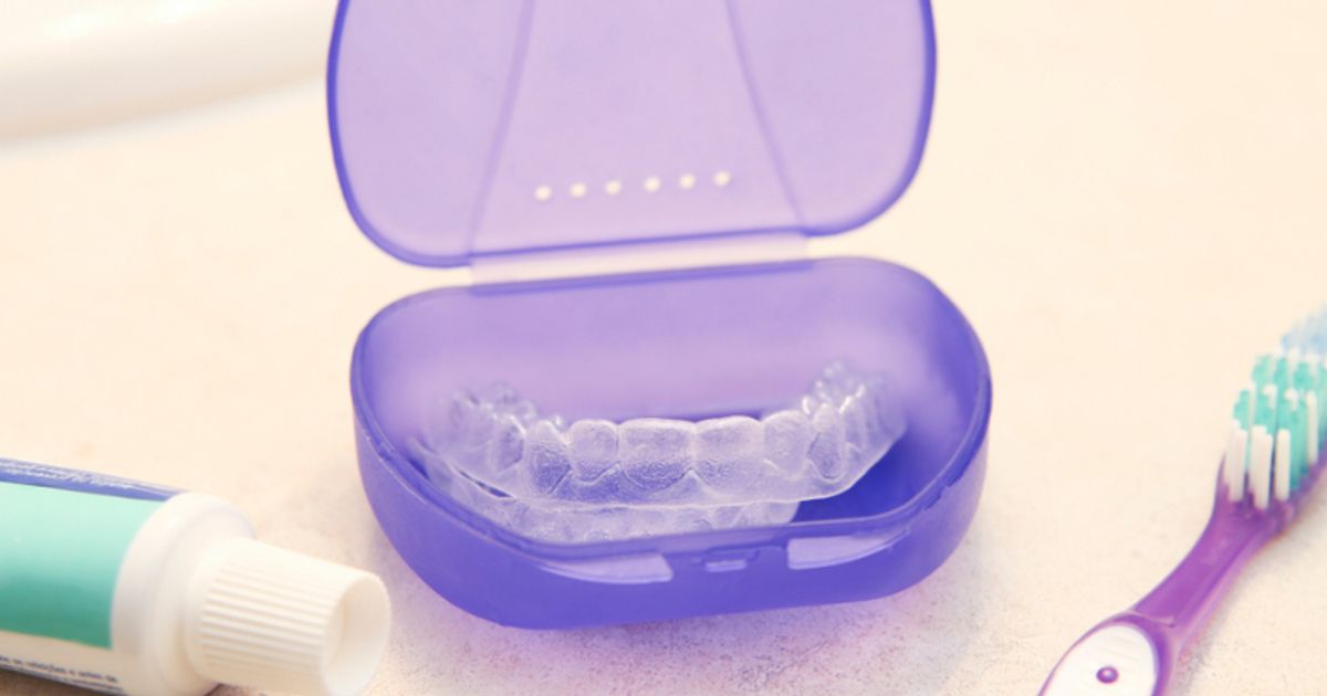 SmileDirectClub plummets as founders agree to a recap, files for Chapt 11