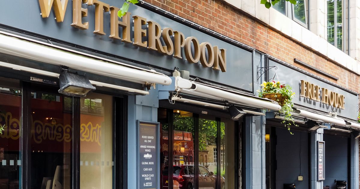 How does JD Wetherspoon maintain its profit margins? - Vimarsana News