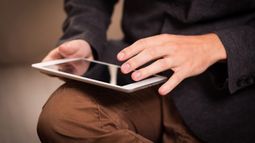 ipad-on-knee