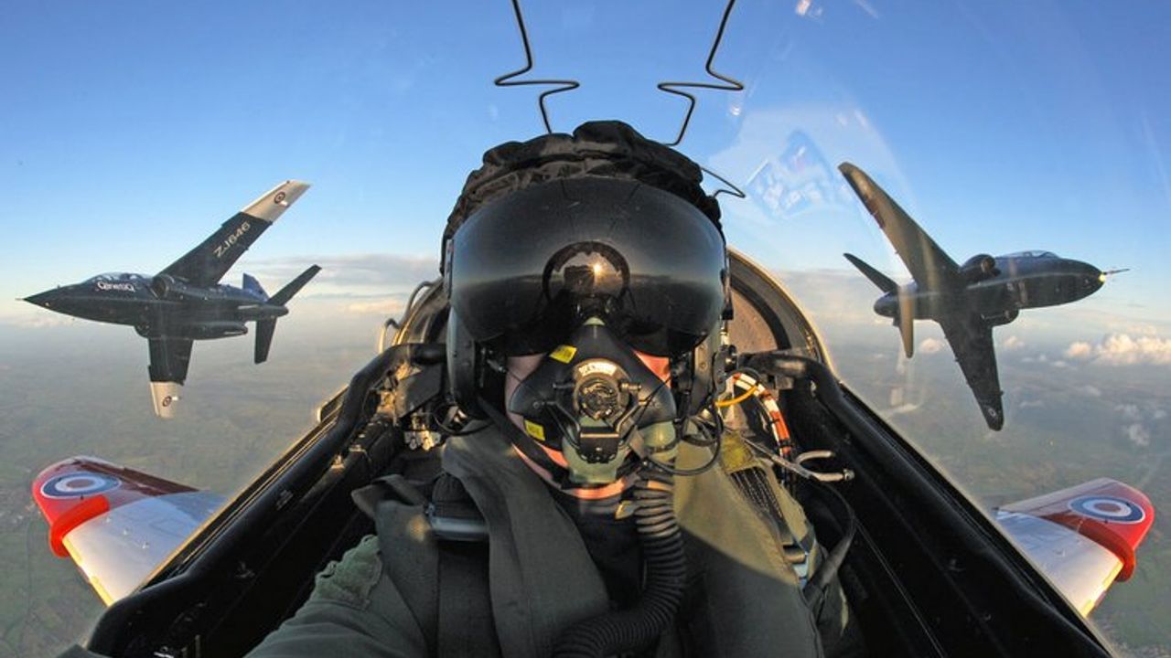1517230378_1-etps-hawk-and-alpha-jet